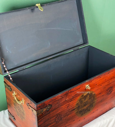 Wooden Trunk3