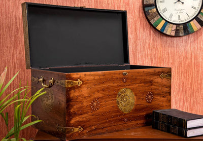Wooden Trunk4